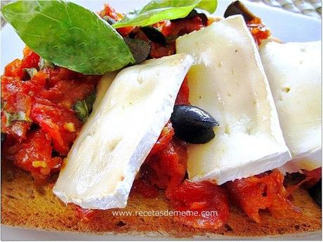 Crostinis de tomates, queso y albahaca crostini-de-tomates-queso-y-albahaca (6)