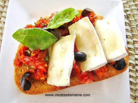 Crostinis de tomates, queso y albahaca ???????????????????????????????