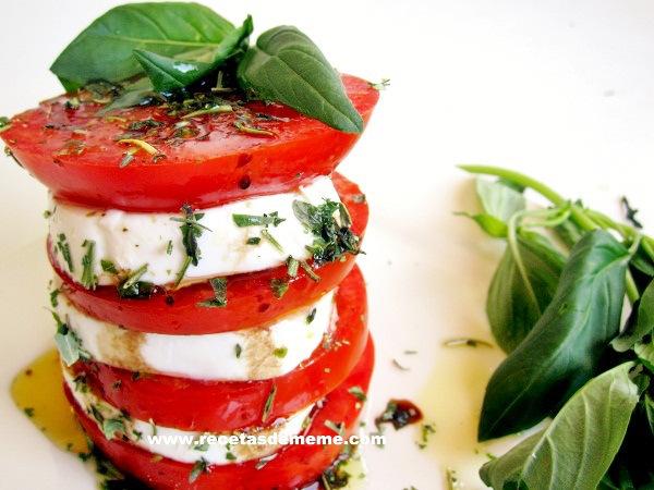 ensalada-queso-tomate-y-albahaca (3)