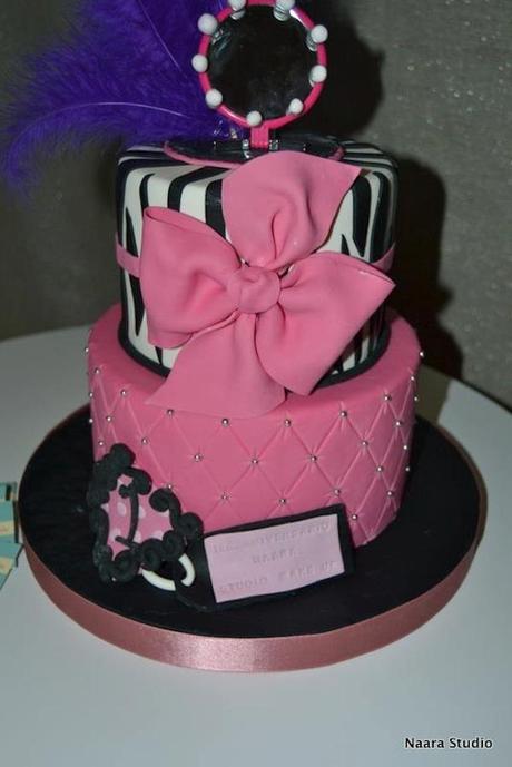 tarta cumpleaño naara make up