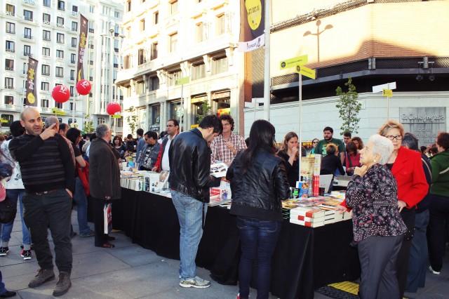 Puestos de libros en la plaza de Callao (Madrid) 