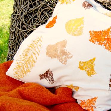 Hoy pintamos cojines con los niños (HTM/DIY de Cojines)