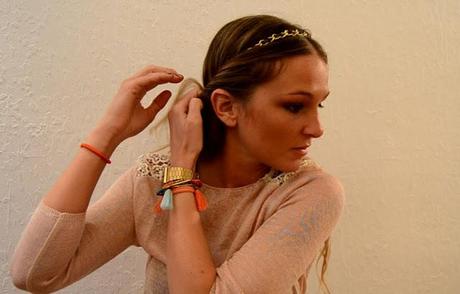 Hair Tip with a Headband Hair Tip with a Headband