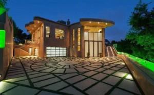 Rihanna y su nueva mansión