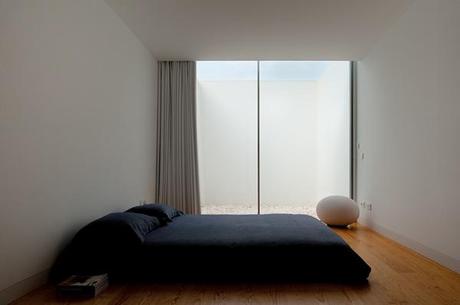 Una casa muy especial en Leiria por Aires Mateus / A very special house in Leiria (Portugal), by Aires Mateus