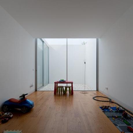 Una casa muy especial en Leiria por Aires Mateus / A very special house in Leiria (Portugal), by Aires Mateus