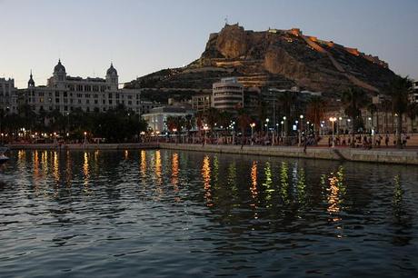 Lively Alicante at dusk