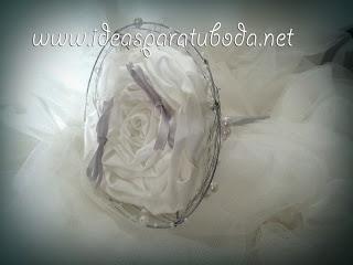 Detalles Boda: Cesta Porta Arras y Bouquet Porta Alianzas