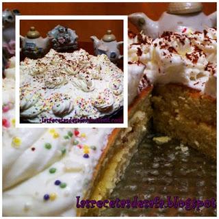 Tarta de nata, rellena de crema de Limón.