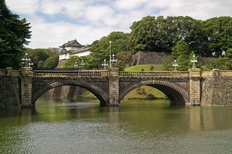 Nijubashi Bridge at Imperial Gardens Tokyo 460x306 Los Jardines Imperiales de Tokio