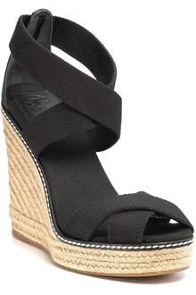 Espadrilles, sandalias de esparto con plataforma...Quién dijo que no eran elegantes?