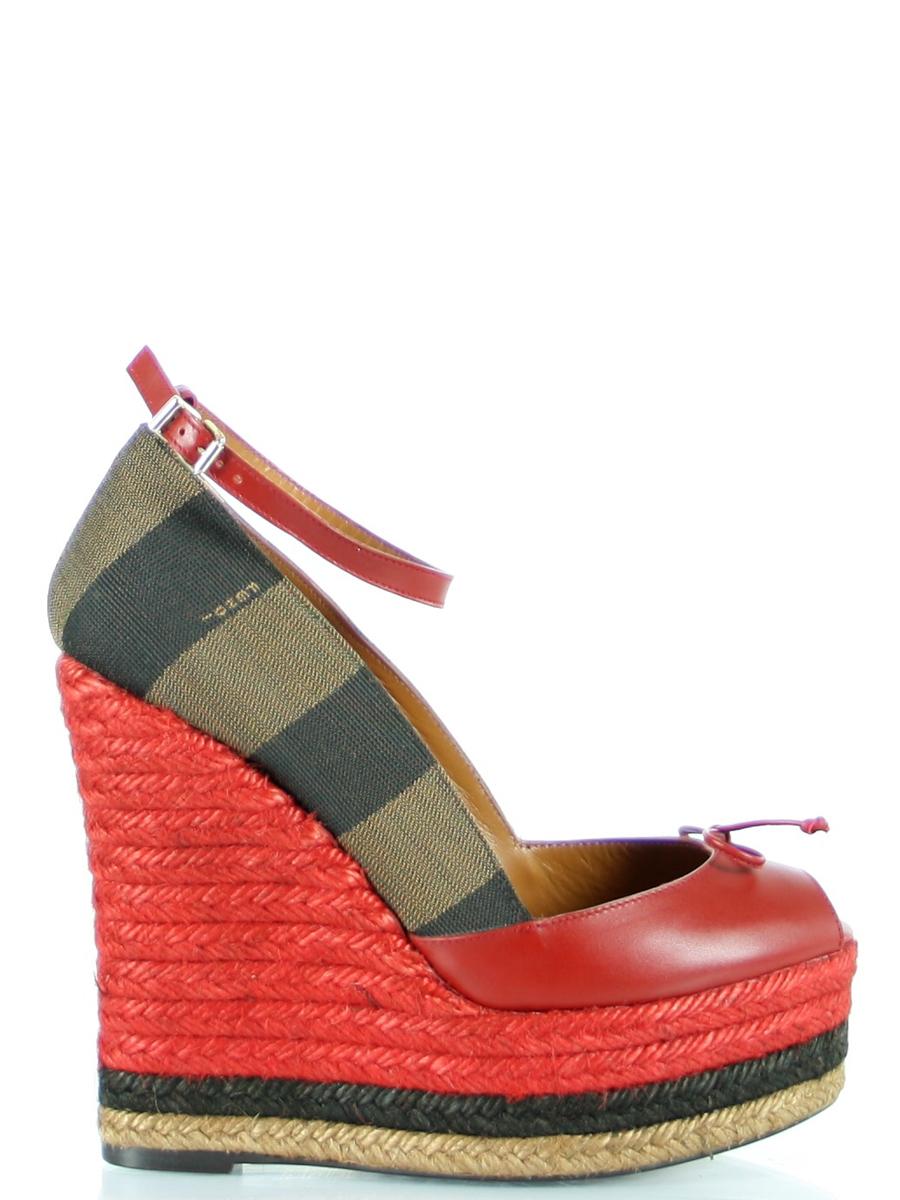 Espadrilles, sandalias de esparto con plataforma...Quién dijo que no eran elegantes?