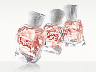 Issey Miyake crea Pleats Please en perfume!!