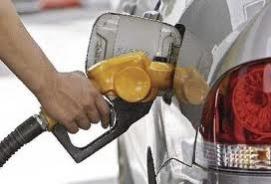 Algo es algo: Bajaron un poquito precios combustibles.