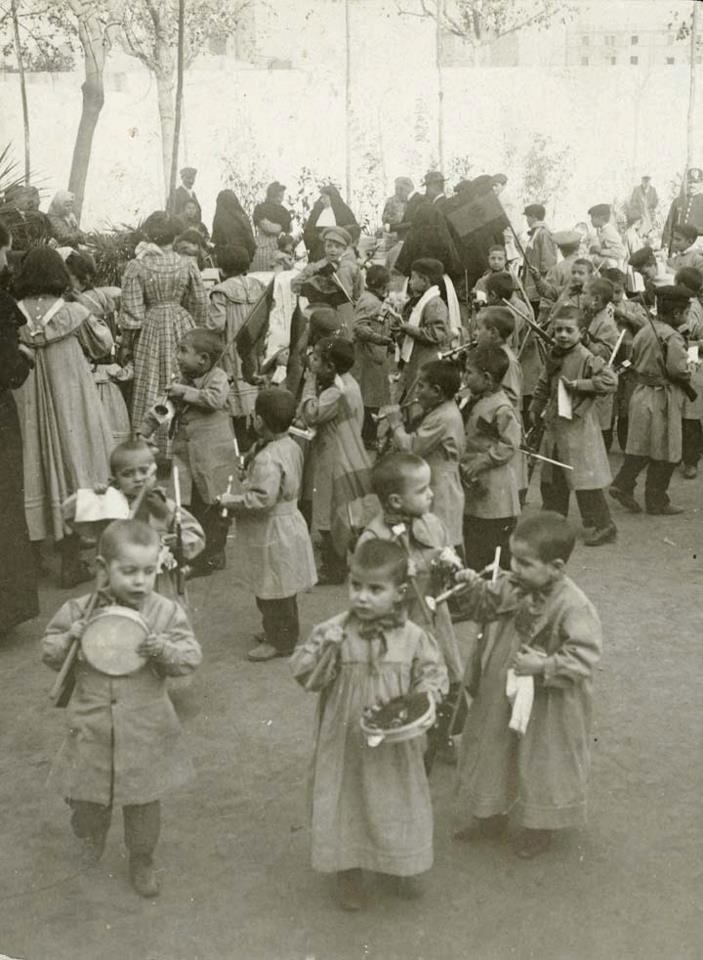 BARCELONA...HOMENAJE A CARLOS PÉREZ DE ROZAS MASDÉU, FOTOGRAFO...27-04-2013...2000 POST, MUCHAS GRACIAS A TOD@S AMIGOS...