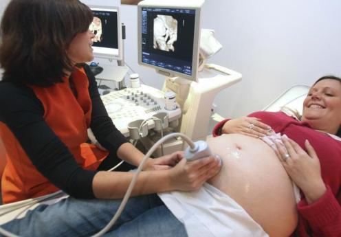 Implantan una técnica para facilitar los partos “de nalgas”