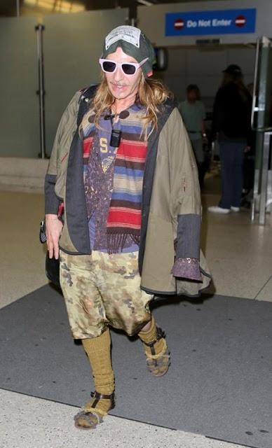 John Galliano podría volver al mundo de la moda por unos días