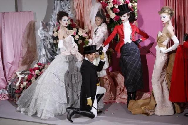 John Galliano podría volver al mundo de la moda por unos días