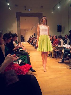 Emy Teruel apoyando la moda española de Alta Costura en la Gran Noche de ALALÁ