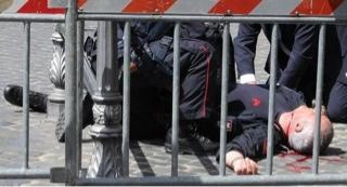 Dos policías heridos en un tiroteo frente a la sede del Gobierno
italiano