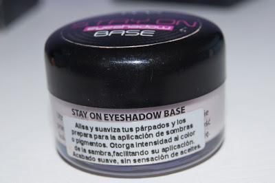 REVIEW. Prebase para sombras STAY ON DE HEAN.