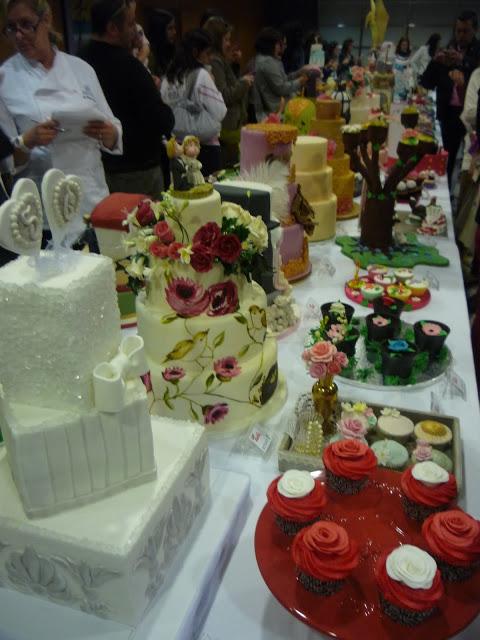 Tarta Pintada en Expotarta y... DONUTS CON GLASA DE FRESA