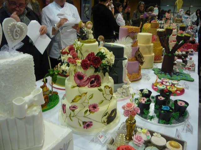 Tarta Pintada en Expotarta y... DONUTS CON GLASA DE FRESA