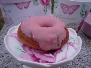 Tarta Pintada en Expotarta y... DONUTS CON GLASA DE FRESA