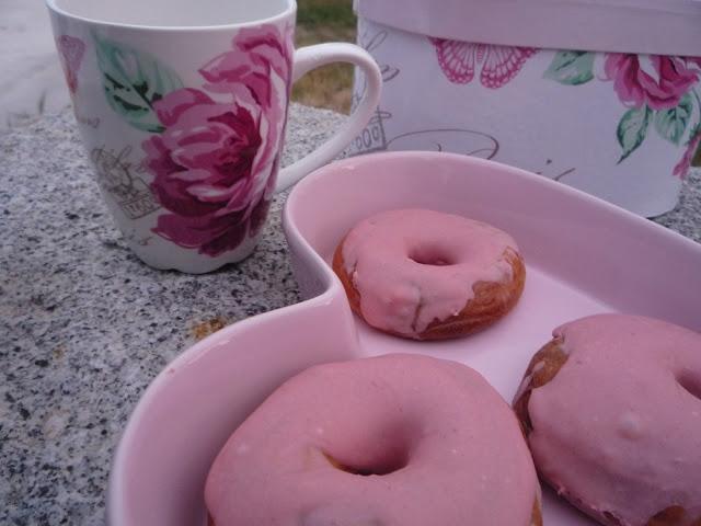 Tarta Pintada en Expotarta y... DONUTS CON GLASA DE FRESA