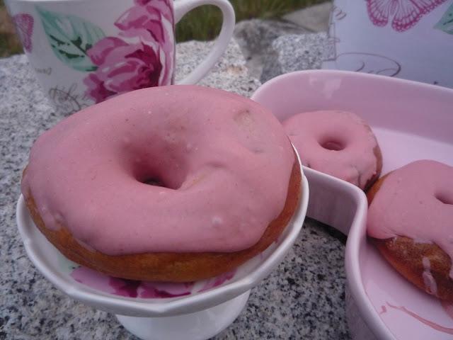 Tarta Pintada en Expotarta y... DONUTS CON GLASA DE FRESA
