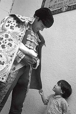 “A DÓNDE IRÁN SUS SUEÑOS” (Por Max Espinosa)