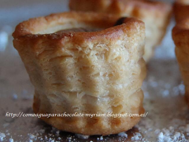 MINI VOLAVAN DE HOJALDRE RELLENO DE COULANT DE CHOCOLATE