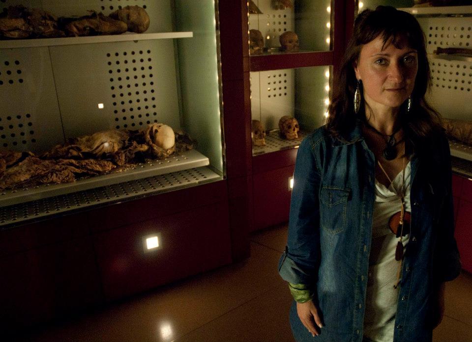 Búscame donde nacen los dragos de Emma Lira