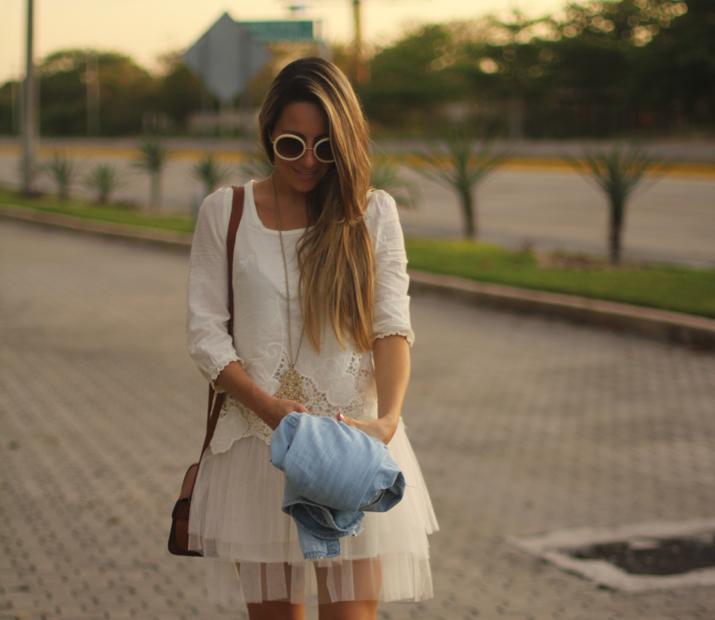 white boho dress Mónica Sors Mes Voyages à Paris Fashion blog, México (11)