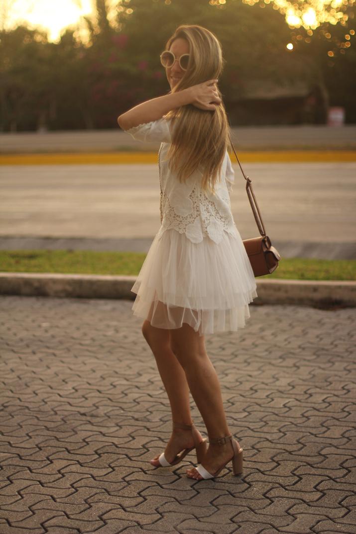 white boho dress Mónica Sors Mes Voyages à Paris Fashion blog, México (17)