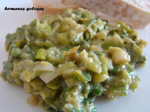 REVUELTO DE HUEVO CON AJETES Y TRIGUEROS