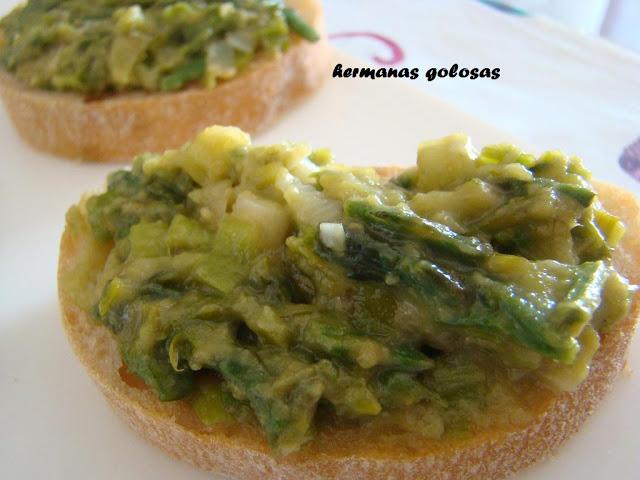 REVUELTO DE HUEVO CON AJETES Y TRIGUEROS