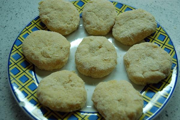 Nuggets de pollo caseros paso a paso. Un aperitivo clásico y fácil