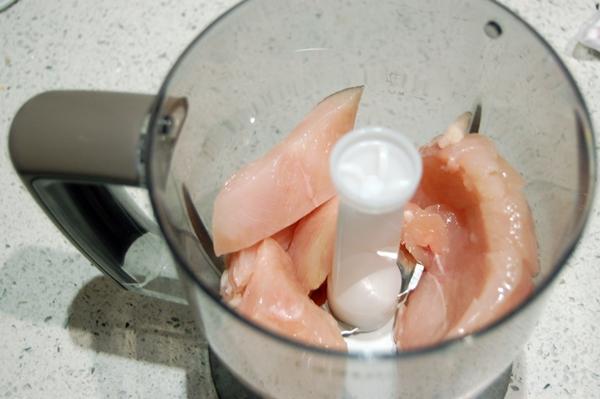 Nuggets de pollo caseros paso a paso. Un aperitivo clásico y fácil