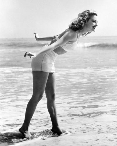 Ava Gardner en bikini