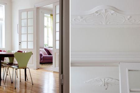 sillones sofas estampado floral papel de pared pintado estampado floral muebles de diseño silla 7 arne jacobsen muebles de colores decoración estampados florales decoración diseño de interiores nórdicos decoración en colores Decoración con colores intensos y estampados blog interiores y decoración blog decoración nordica escandinava 