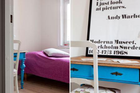 sillones sofas estampado floral papel de pared pintado estampado floral muebles de diseño silla 7 arne jacobsen muebles de colores decoración estampados florales decoración diseño de interiores nórdicos decoración en colores Decoración con colores intensos y estampados blog interiores y decoración blog decoración nordica escandinava 