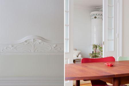 sillones sofas estampado floral papel de pared pintado estampado floral muebles de diseño silla 7 arne jacobsen muebles de colores decoración estampados florales decoración diseño de interiores nórdicos decoración en colores Decoración con colores intensos y estampados blog interiores y decoración blog decoración nordica escandinava 