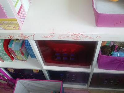 A qué juegan Miss y Mister (IV): Nos maquillamos