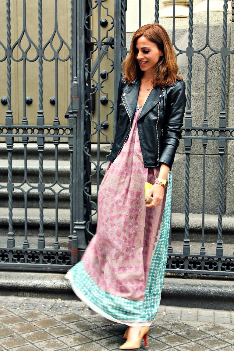 vestido largo y biker