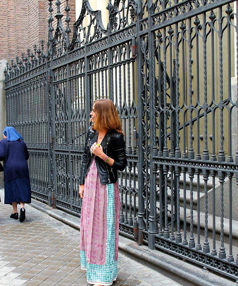 vestido largo y biker