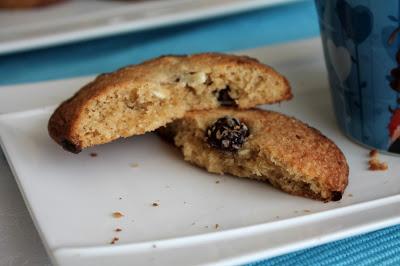 Cookies de chocolate blanco y arándanos