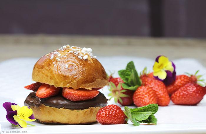 brioche with chocolate and strawberries
