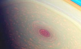 Un huracán en Saturno captado por la NASA.