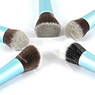 Concurso & Brochas imitación Real Techniques